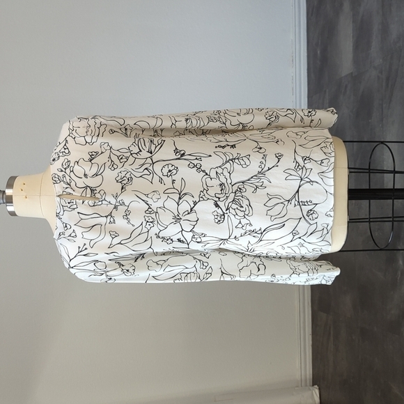 Theory Crewneck LS Stencil Floral Silk Top Blouse White Black S preppy minimal - Picture 4 of 9